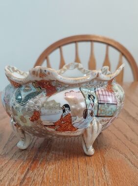 Vintage Satsuma Porcelain Decorative Bowl with Geisha Motif